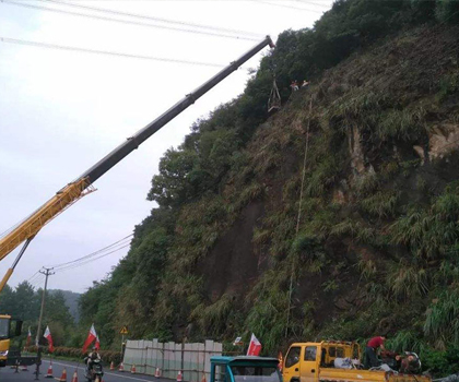 边坡防护网安装案例